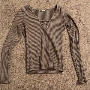 Long sleeve v neck shirt